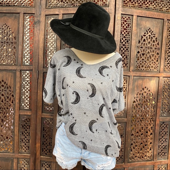 torrid Sweaters - Torrid Celestial Moon Star Sweater SZ 0 / Large